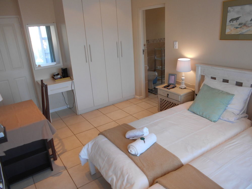 The Coelacanth Guest House And Beach Thyme Self Catering Kiddʼs Beach エクステリア 写真